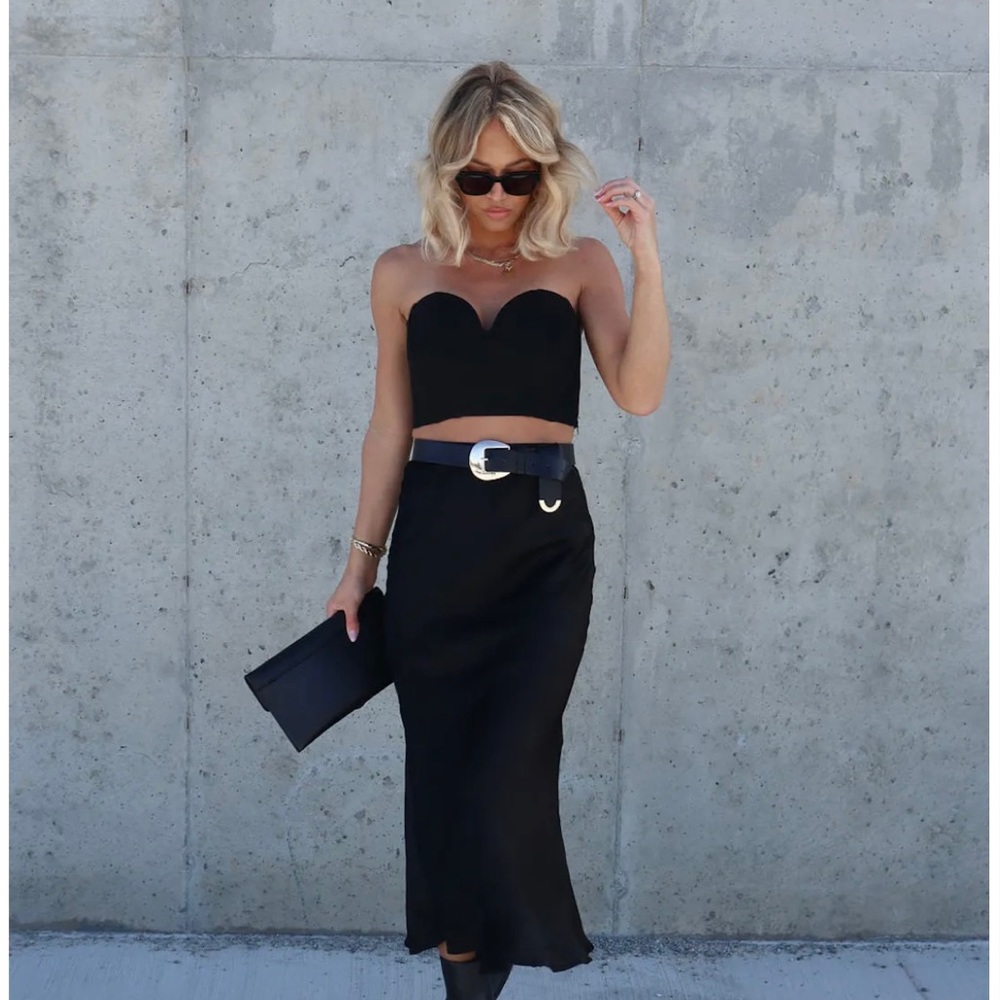 Black corset crop top- VICI